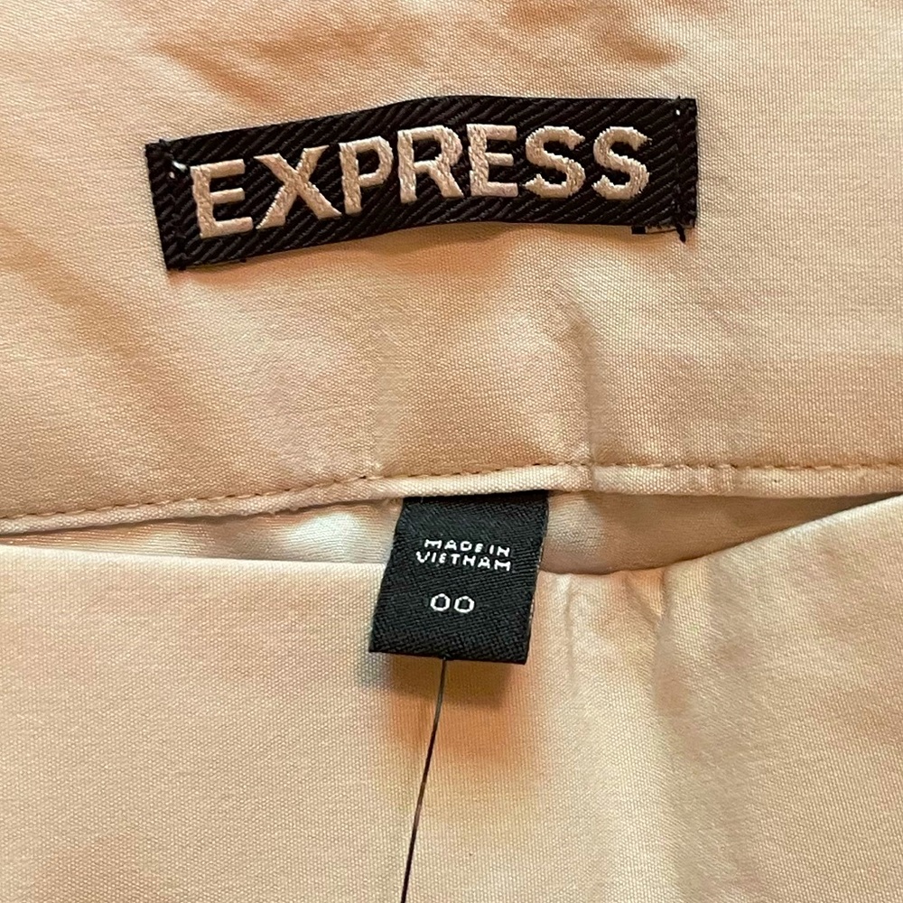 Express Dressy Tan/Taupe Short Shorts With Sash Tie, Sz 00 - Picture 4 of 10